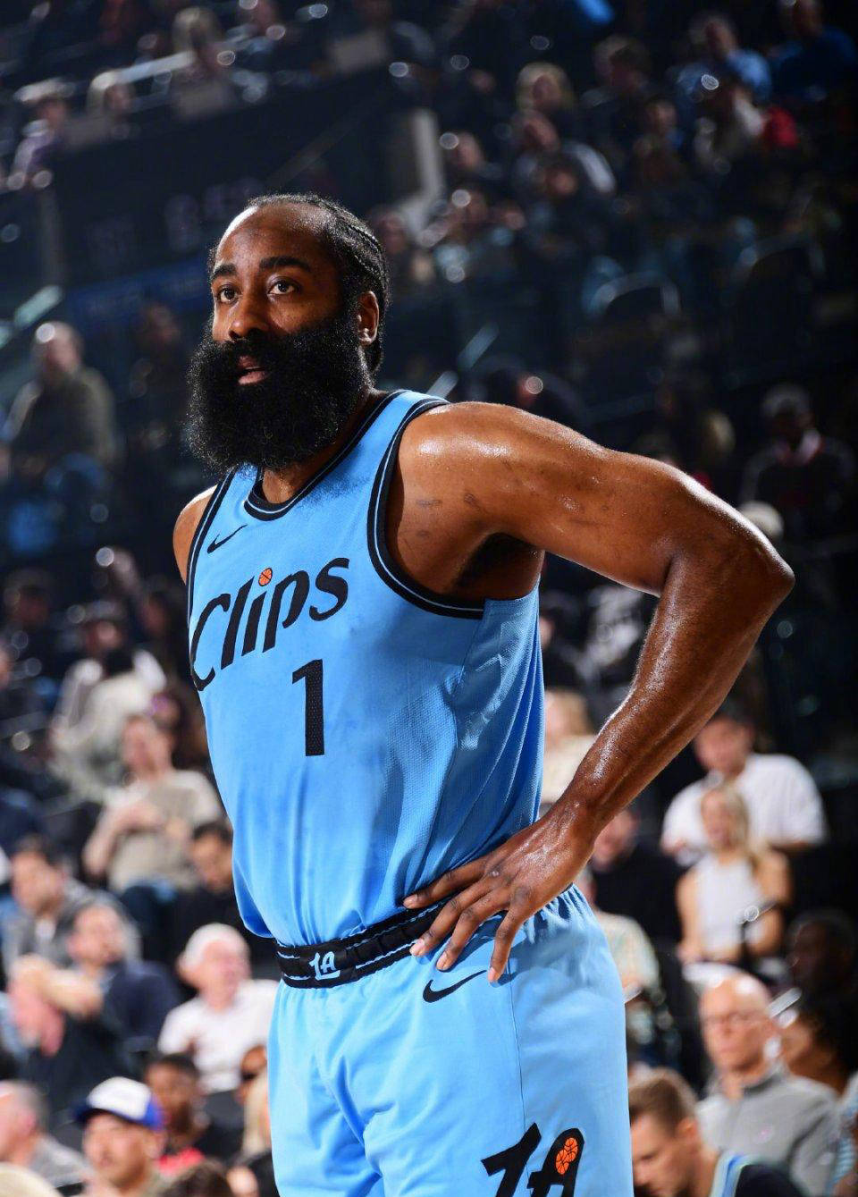 关于哈登关键节点突破纪录，独行侠带队取胜！的信息